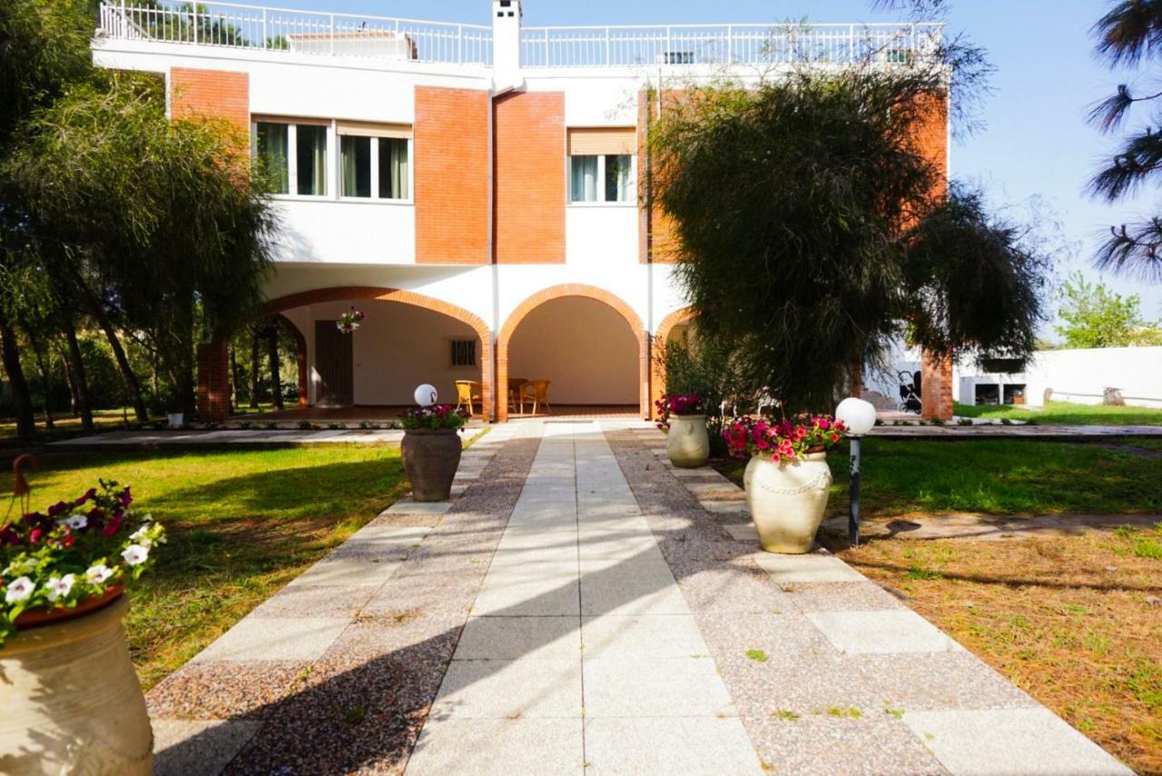 Villa Aurelia - Seafront Apartment With Terrace Куарту-Сант'Элена Экстерьер фото