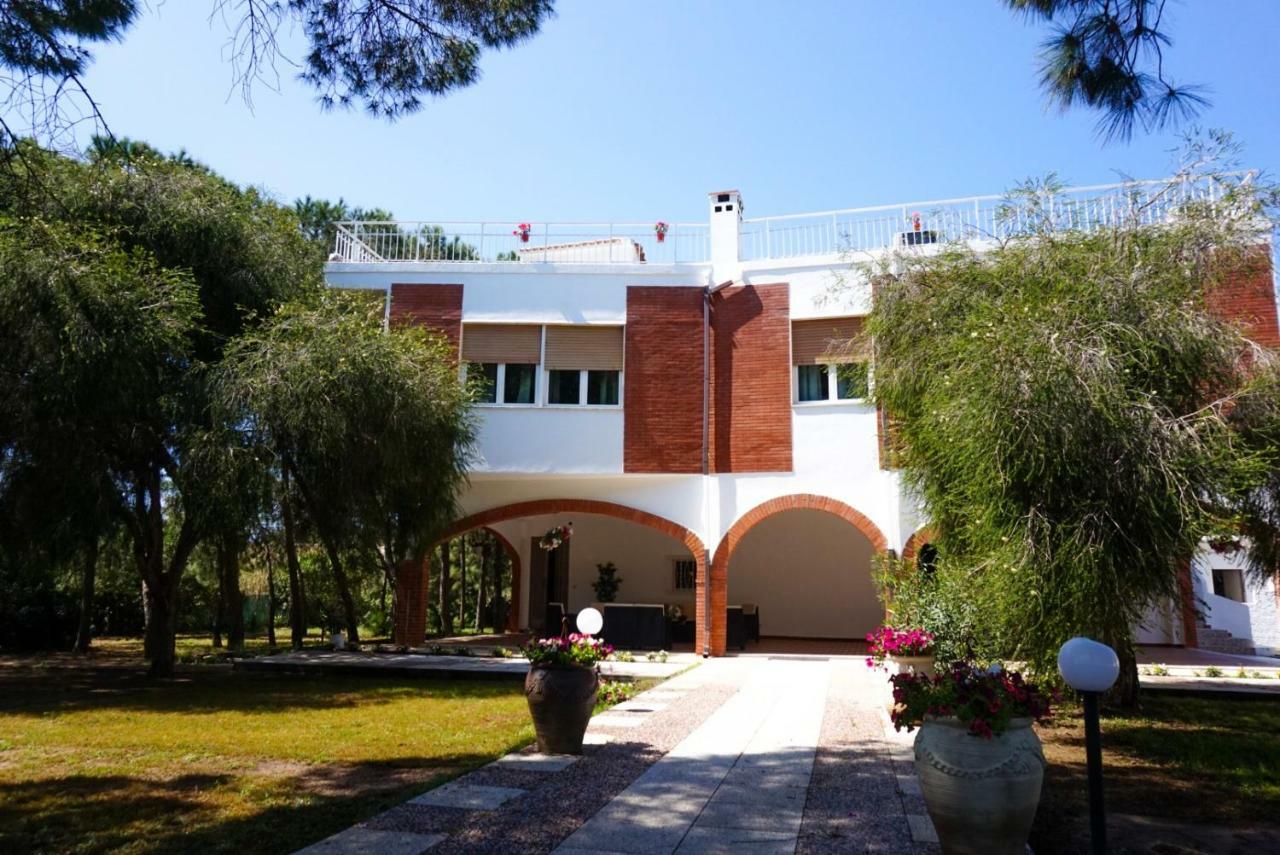 Villa Aurelia - Seafront Apartment With Terrace Куарту-Сант'Элена Экстерьер фото