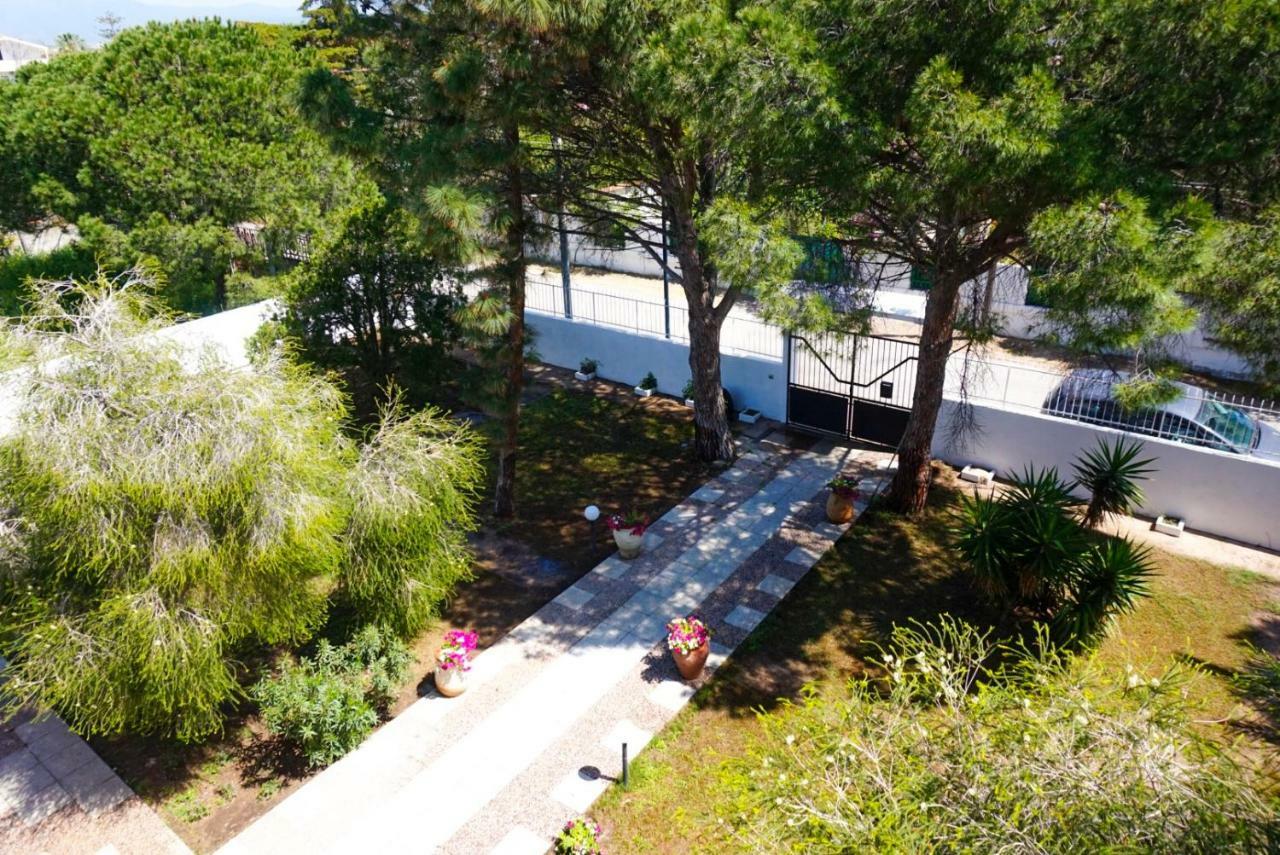 Villa Aurelia - Seafront Apartment With Terrace Куарту-Сант'Элена Экстерьер фото